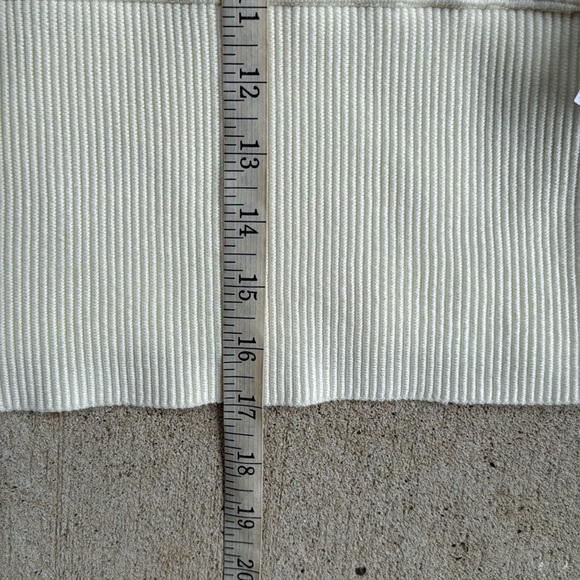 NWT Abercrombie & Fitch Ivory Ottoman Ribbed Cross Back Sweater Tank Medium - Picture 6 of 9